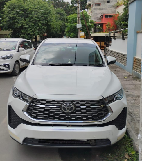Innova Hycross - image 1